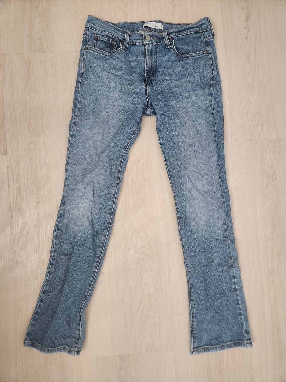 Women's Levi's Size 8M (Approx. 29x32 Light Blue Jeans